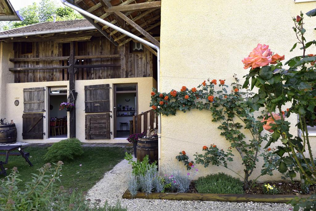 La Parenthese Bed & Breakfast Saint-Genix-sur-Guiers Exterior photo